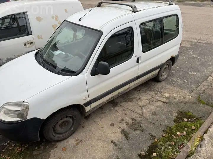 Peugeot Partner 2010 photo 2