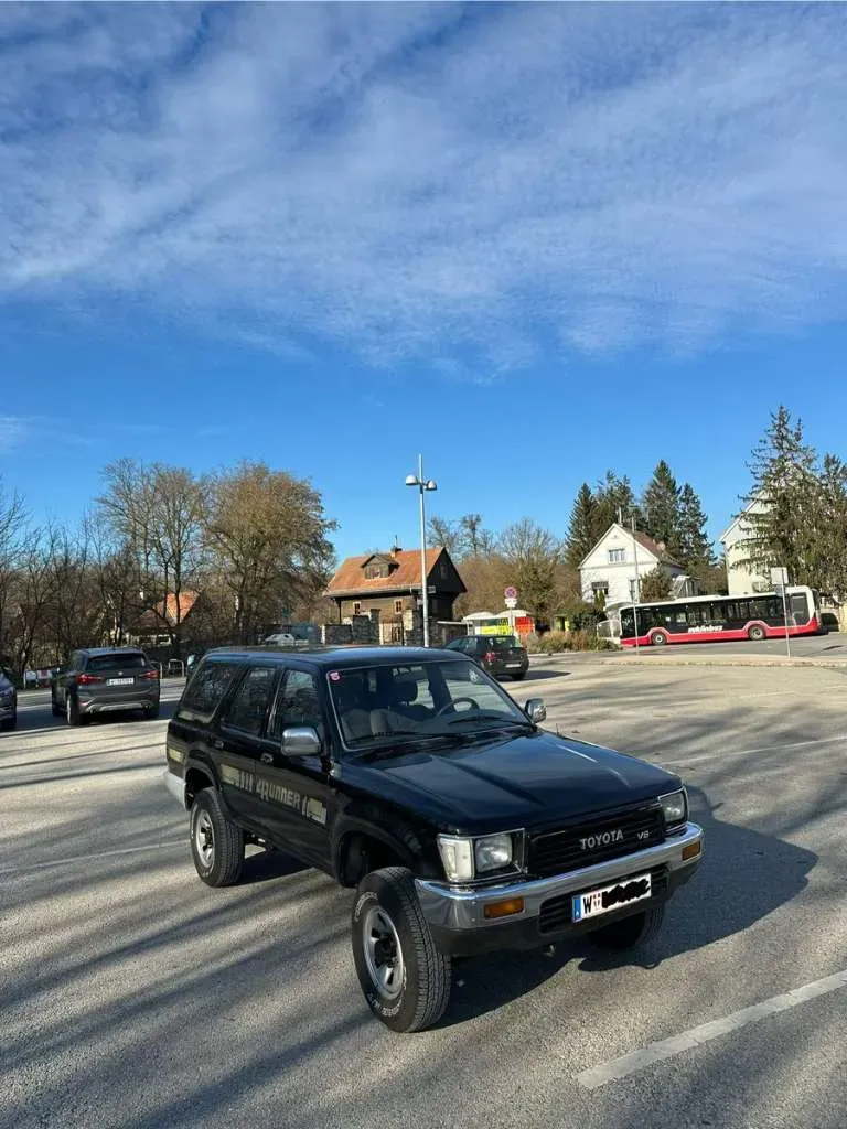 Toyota 4Runner 1990 photo 3
