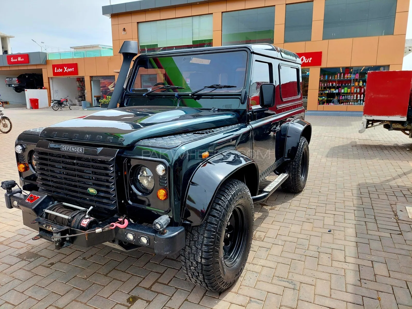 Land Rover Defender