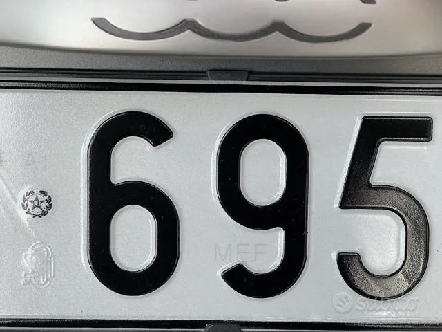 Abarth 695 2016 photo 2