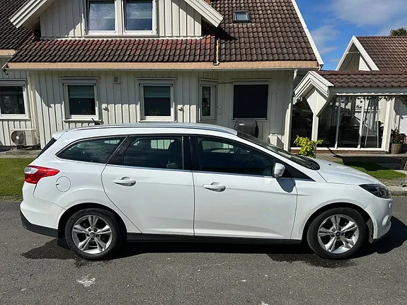 Ford Focus 2012 photo 4