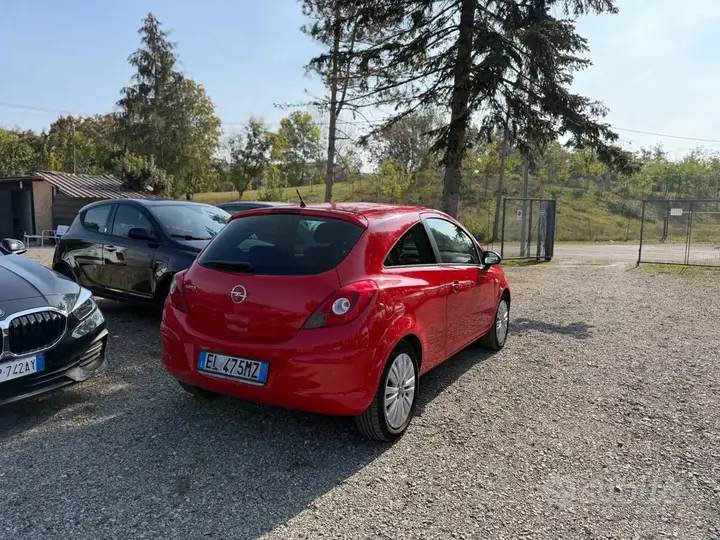 Opel Corsa 2011 photo 4