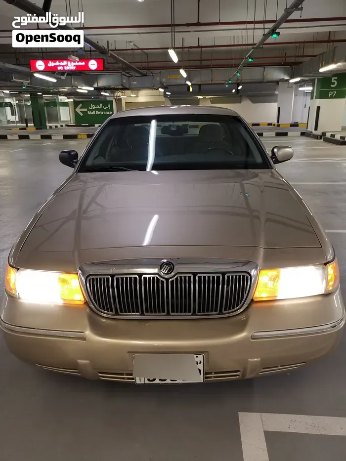 Ford Crown Victoria