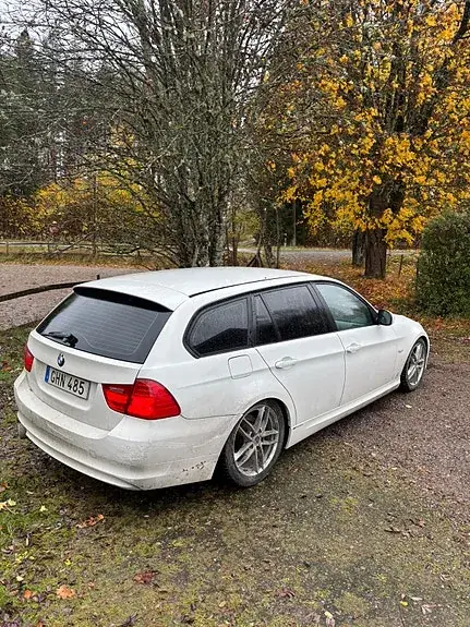 BMW 320D 2009 photo 3