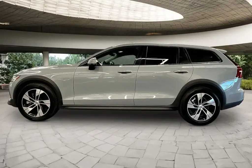 Volvo V60 Cross Country 2024 photo 4