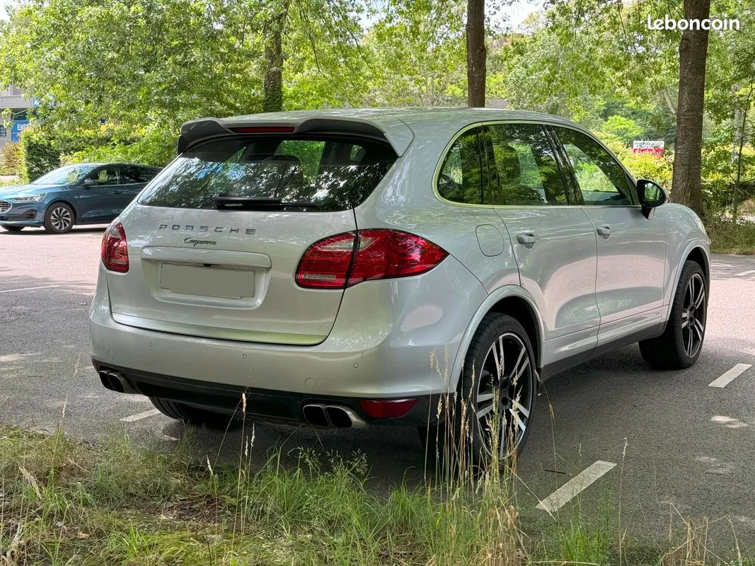 Porsche Cayenne 2013 photo 2
