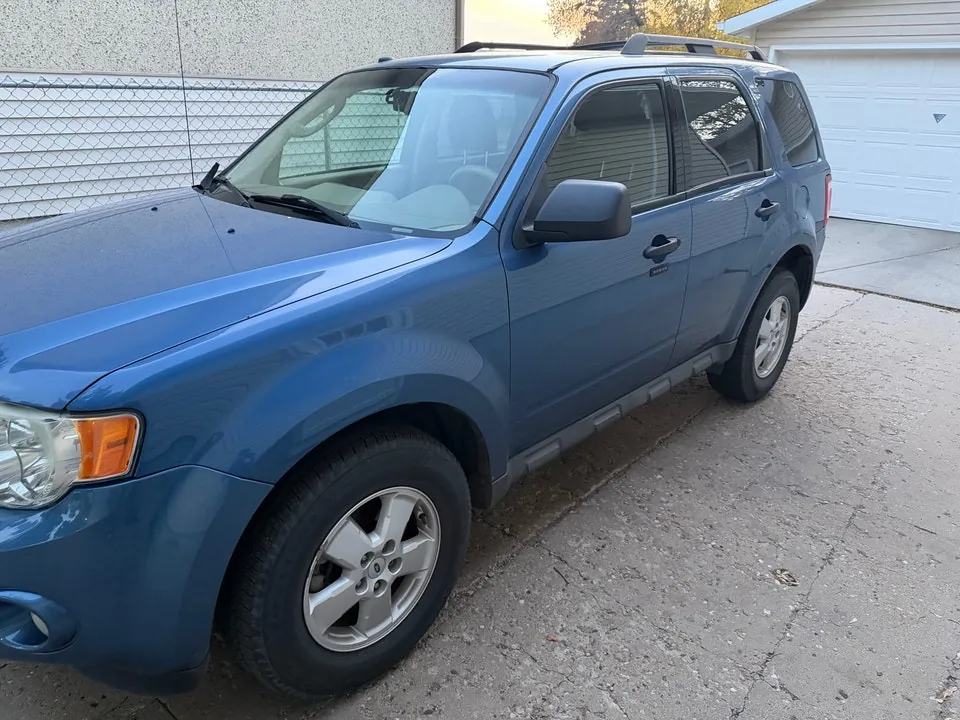 Ford Escape 2009 photo 2