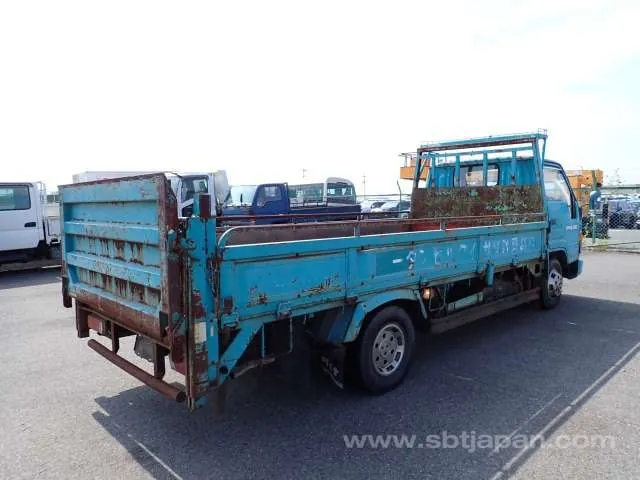Toyota Dyna 1993 photo 4