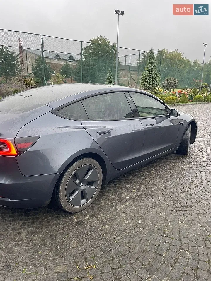Tesla Model 3 2023 photo 5