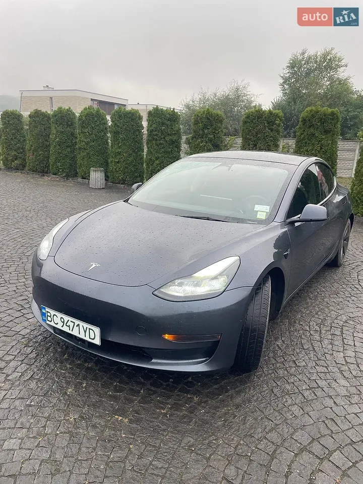 Tesla Model 3 2023 photo 4