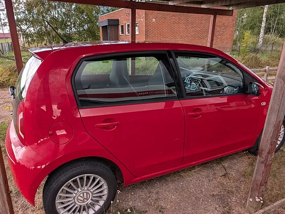 Volkswagen Up 2016 photo 2