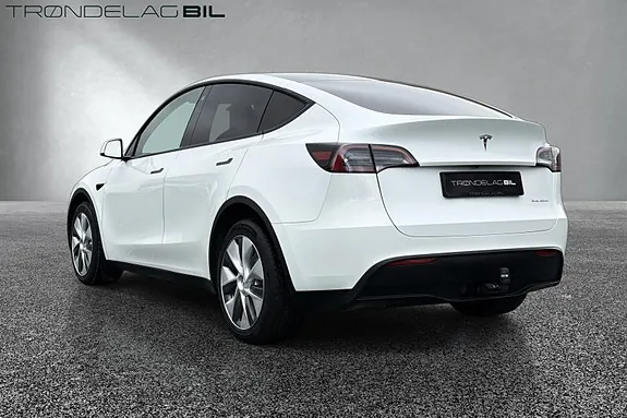 Tesla Model Y 2024 photo 3