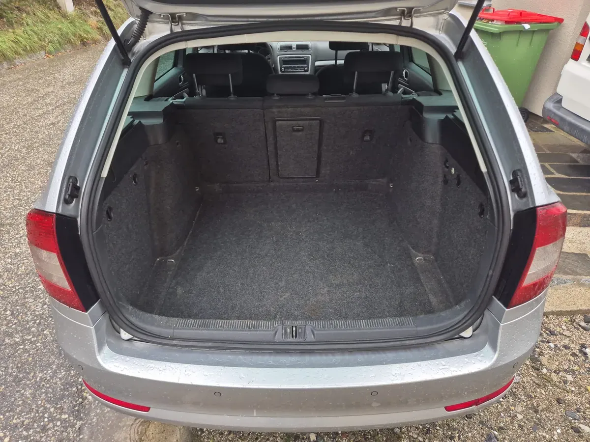 Skoda Octavia 2012 photo 3