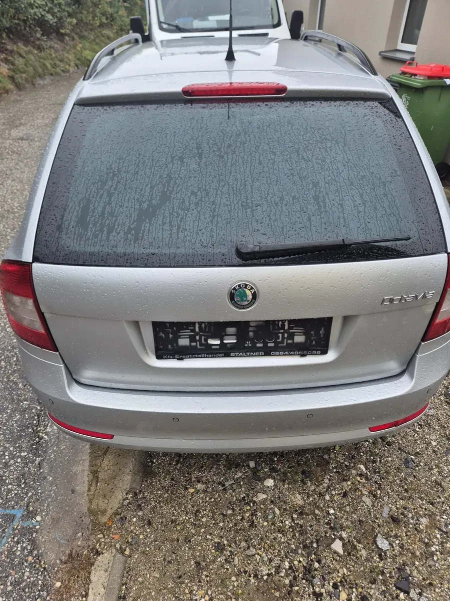 Skoda Octavia 2012 photo 2