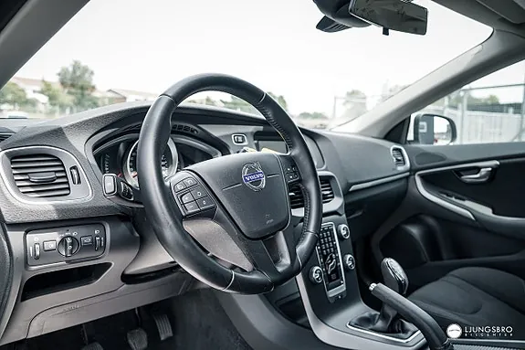 Volvo V40 2014 photo 5