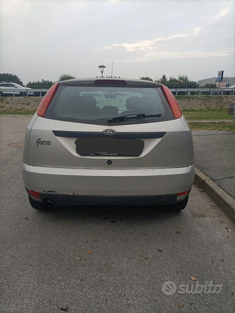 Ford Focus 2001 photo 2