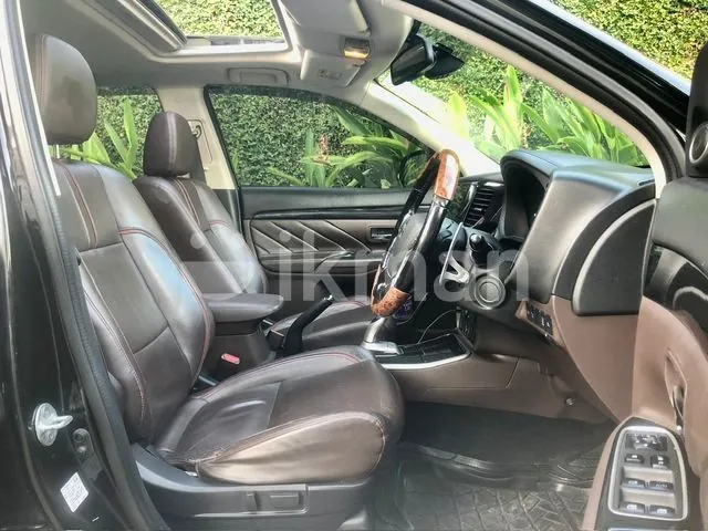 Mitsubishi Outlander 2016 photo 2