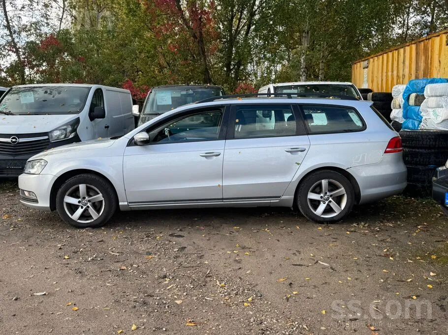 Volkswagen Passat 2012 photo 2