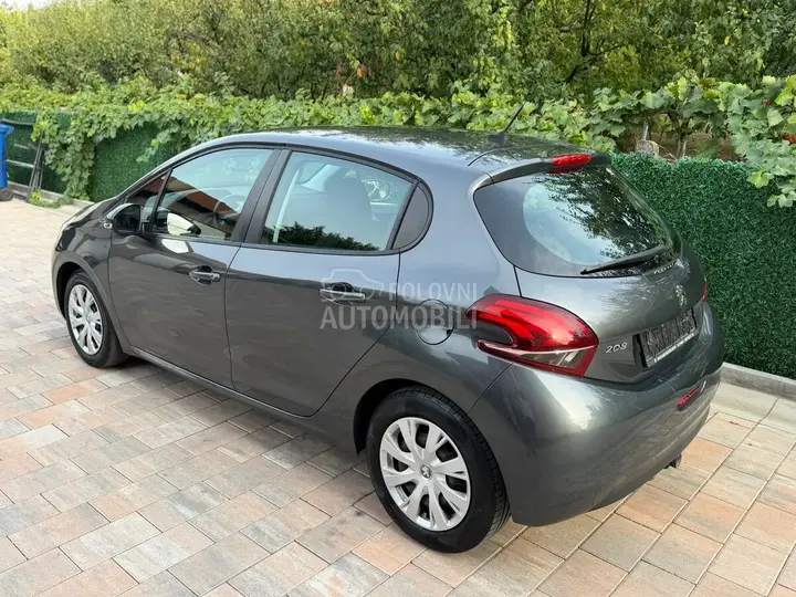 Peugeot 208 2016 photo 4