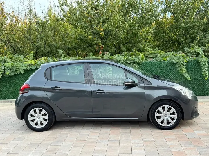 Peugeot 208 2016 photo 5
