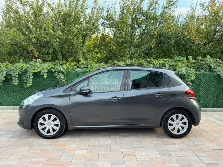 Peugeot 208 2016 photo 3