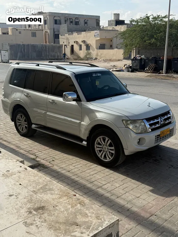 Mitsubishi Pajero 2014 photo 2