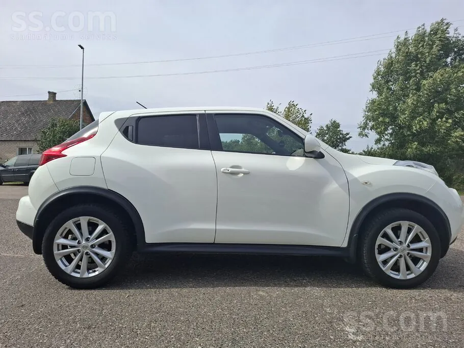 Nissan Juke 2011 photo 2