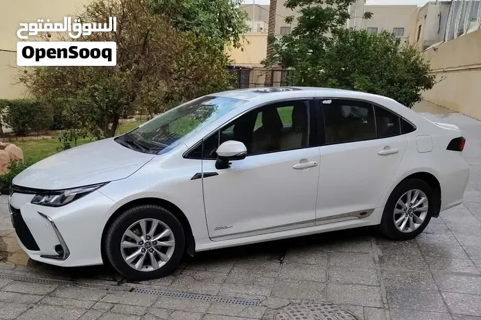 Toyota Corolla 2023 photo 2