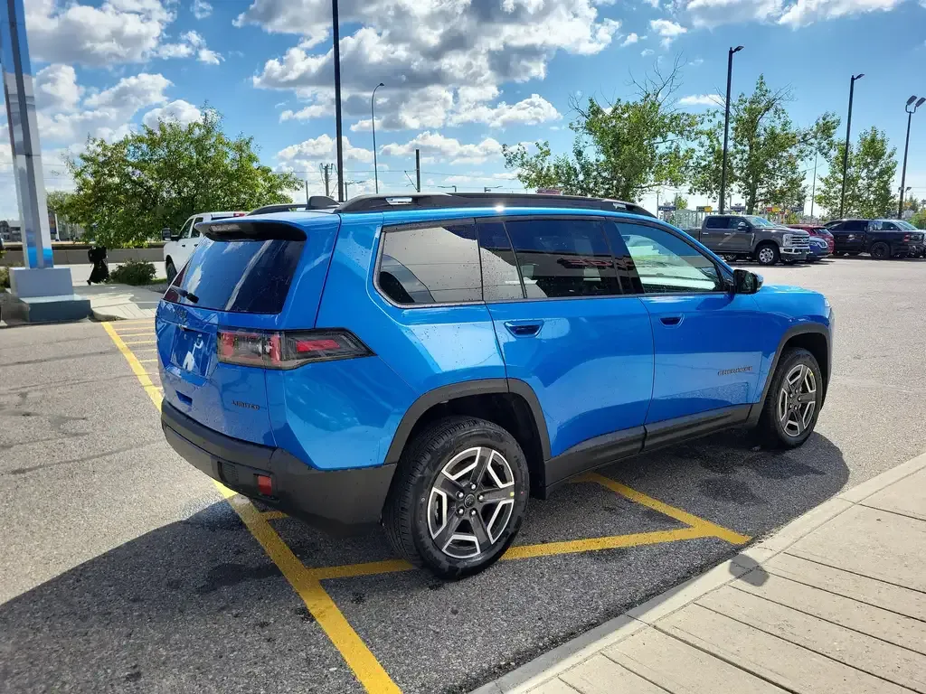 Jeep Cherokee 2026 photo 4