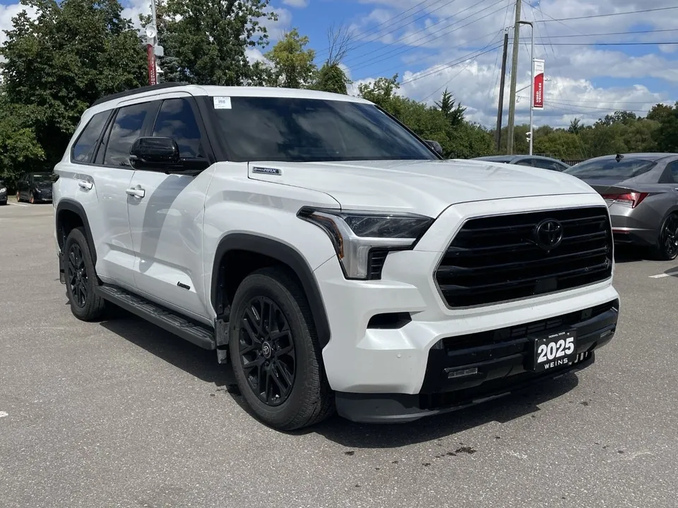 Toyota Sequoia 2025 photo 2