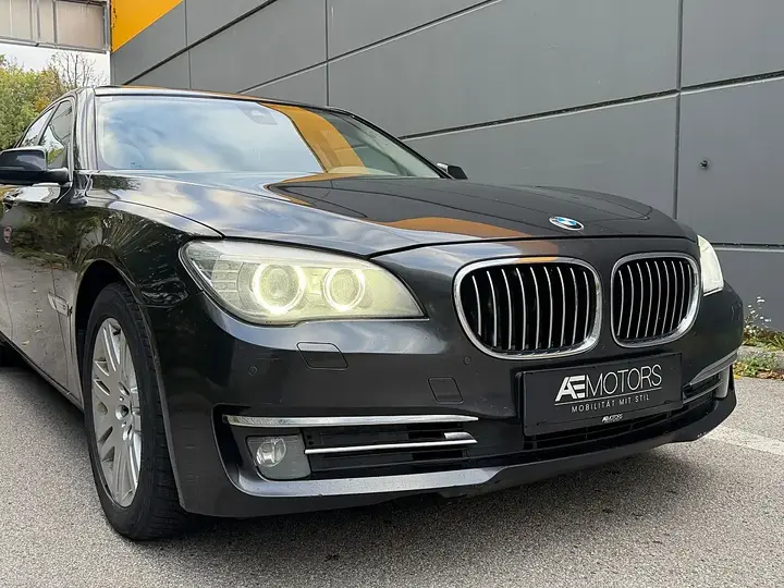 BMW 7 Series 2013 photo 3