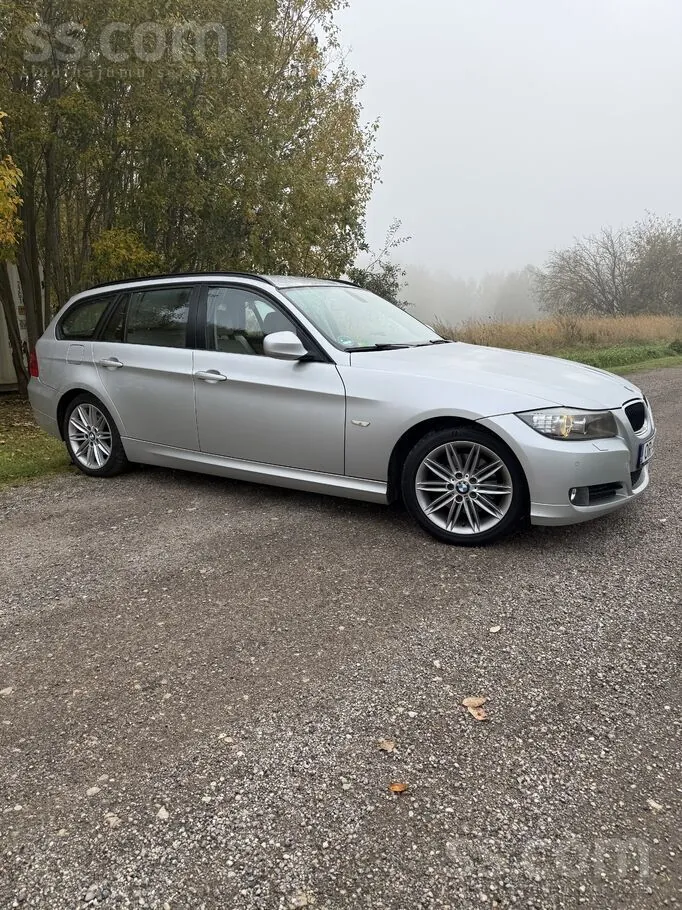 BMW 320 2011 photo 5