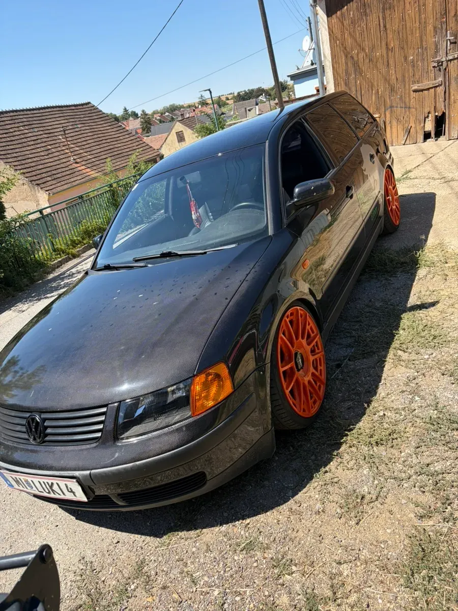 Volkswagen Passat 2000 photo 2