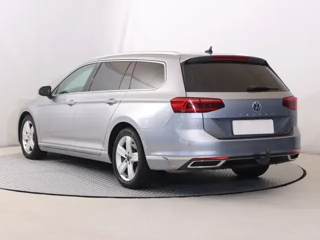 Volkswagen Passat Variant 2019 photo 3