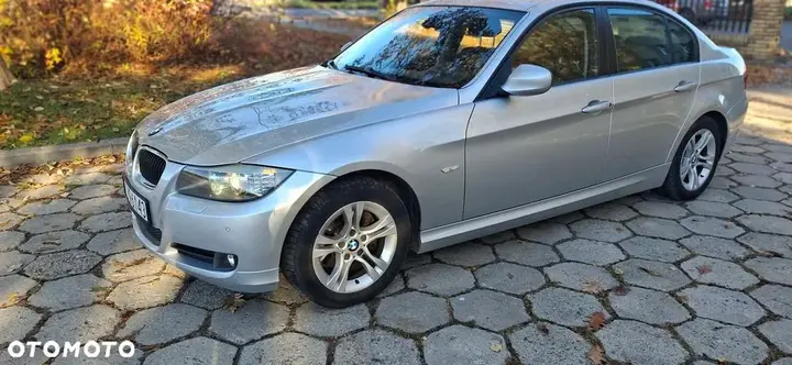BMW E90 2009 photo 2