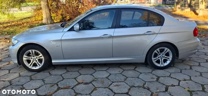 BMW E90 2009 photo 3