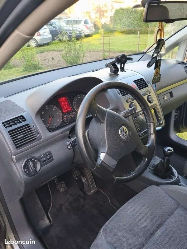 Volkswagen Touran 2007 photo 3