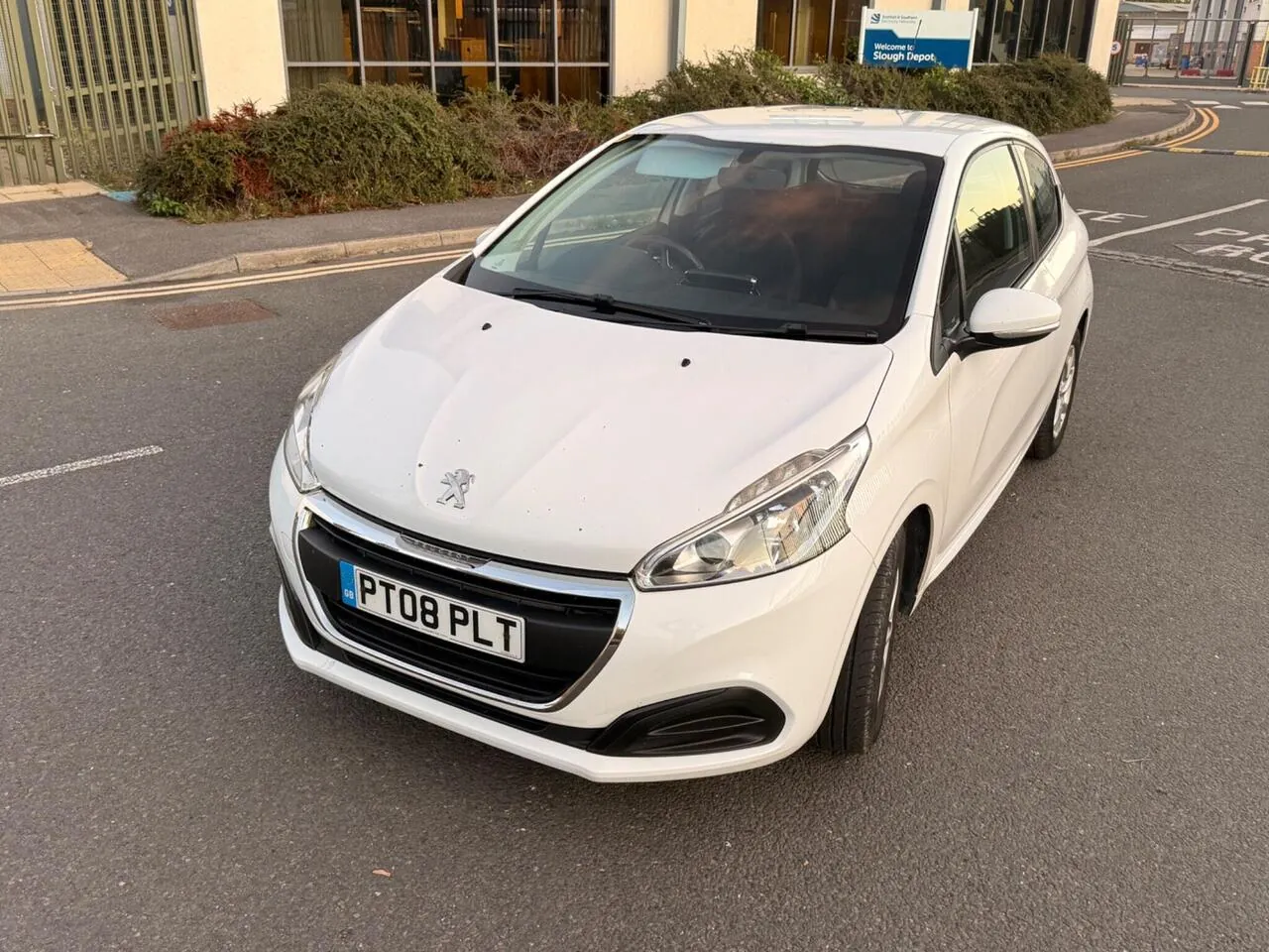 Peugeot 208 2016 photo 3