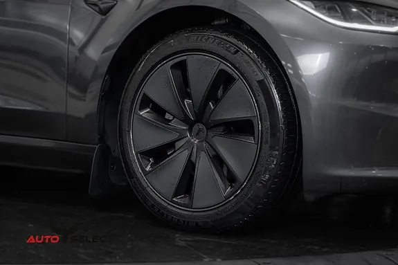 Tesla Model 3 2024 photo 3