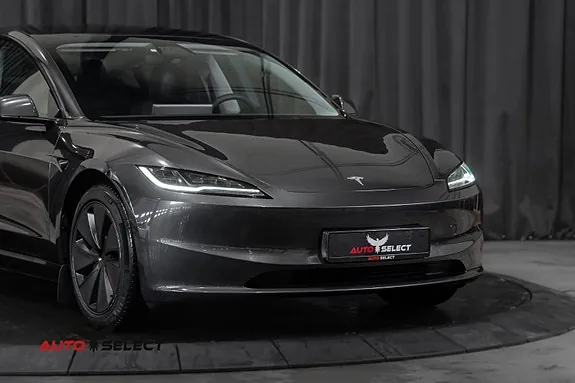 Tesla Model 3 2024 photo 2