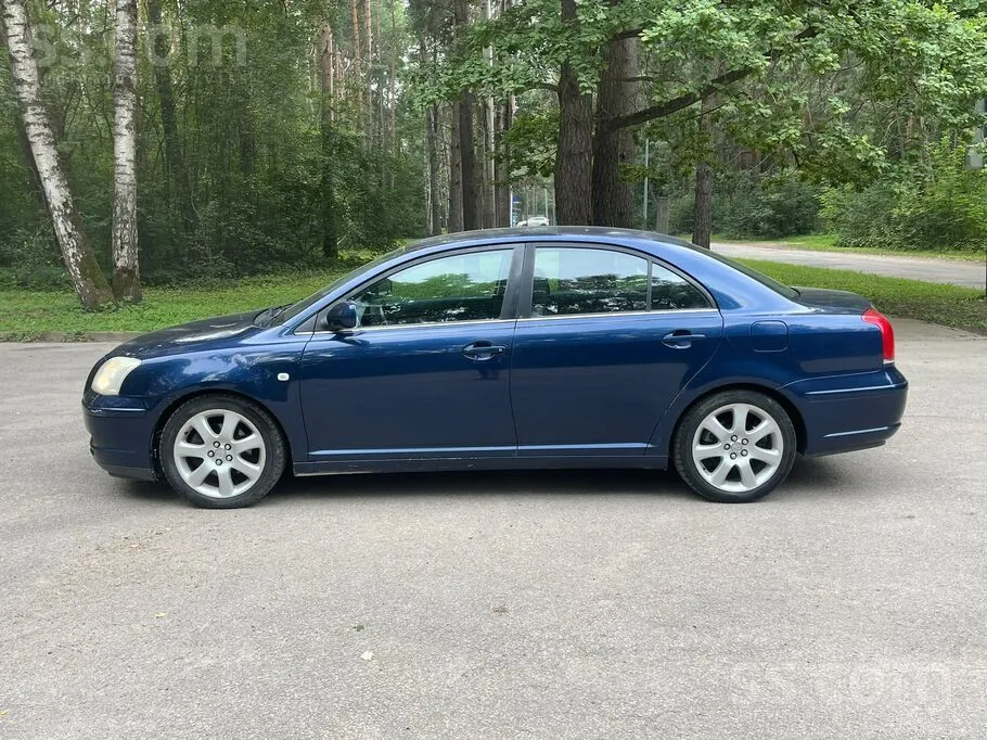 Toyota Avensis 2003 photo 2