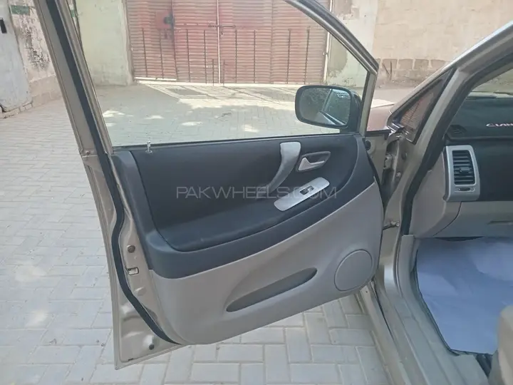 Suzuki Liana