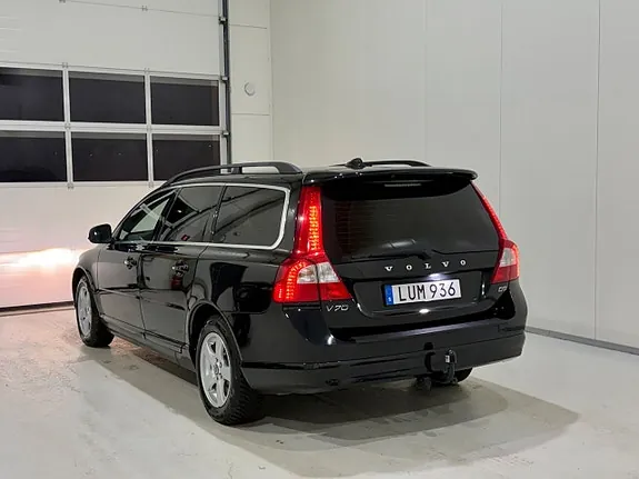Volvo V70 2012 photo 2