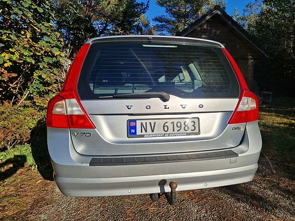 Volvo V70 2011 photo 2