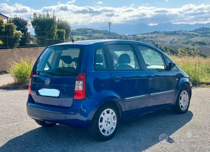 Fiat Idea 2006 photo 2