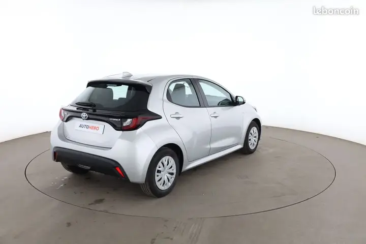 Toyota Yaris 2021 photo 3