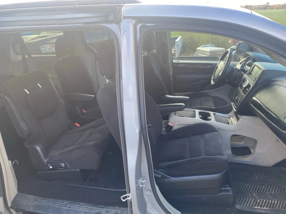 Chrysler Town & Country 2015 photo 5