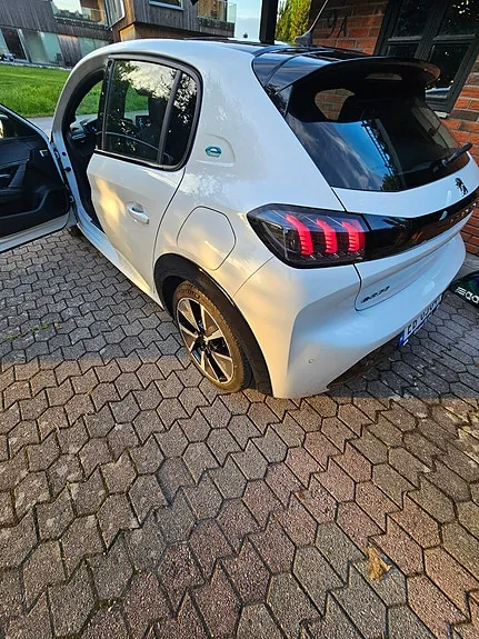 Peugeot E-208 2020 photo 4
