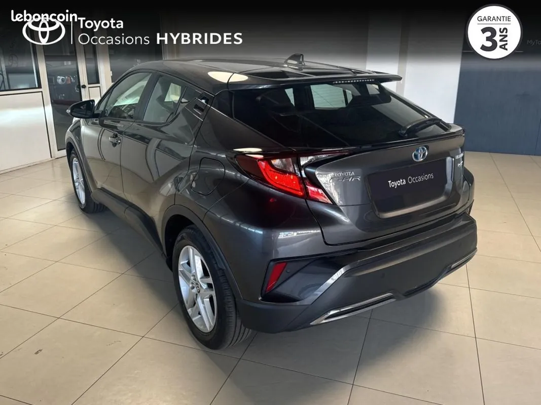 Toyota C-Hr 2023 photo 2