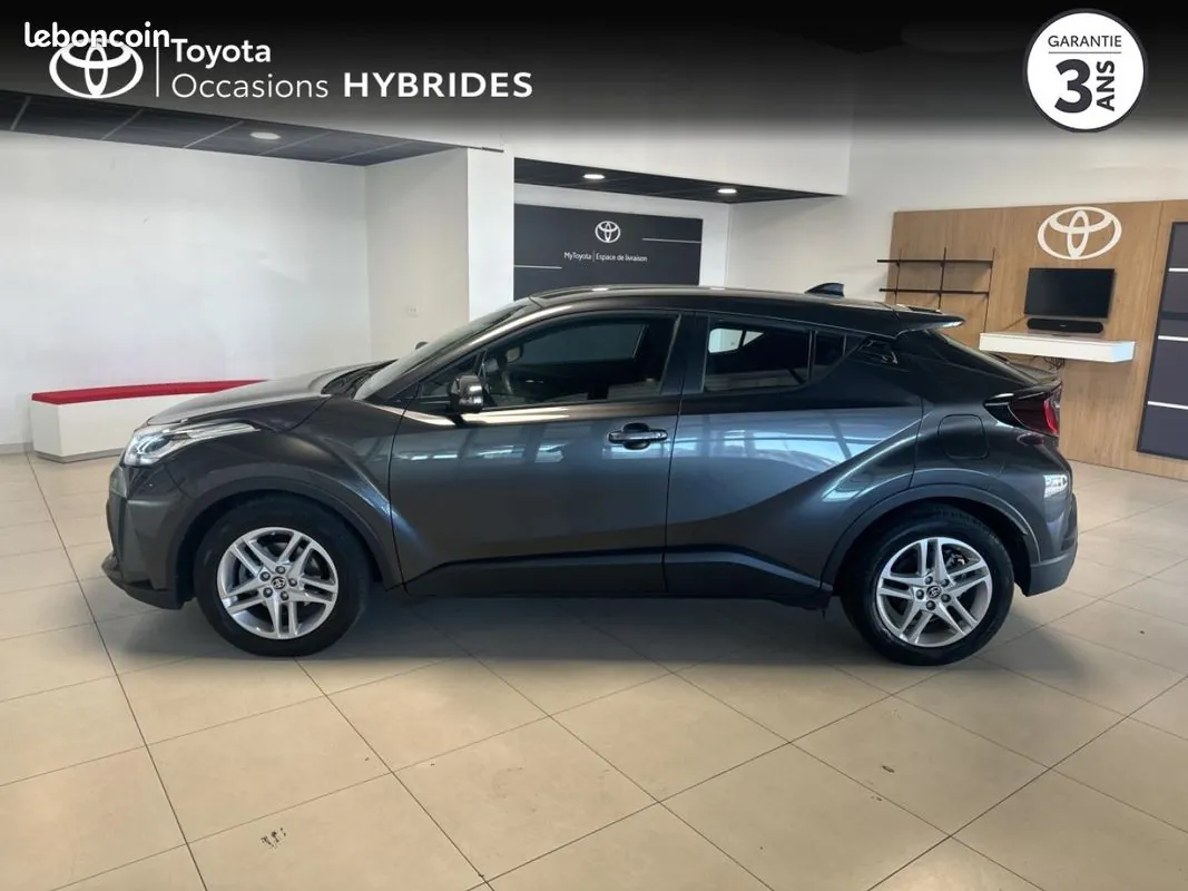 Toyota C-Hr 2023 photo 3